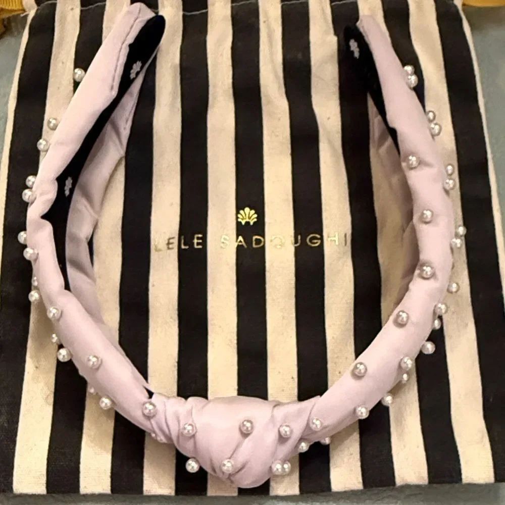 NEW! LELE SADOUGHI X STONEY CLOVER LAVENDER-LIGHT PURPLE PEARL HEADBAND & POUCH
